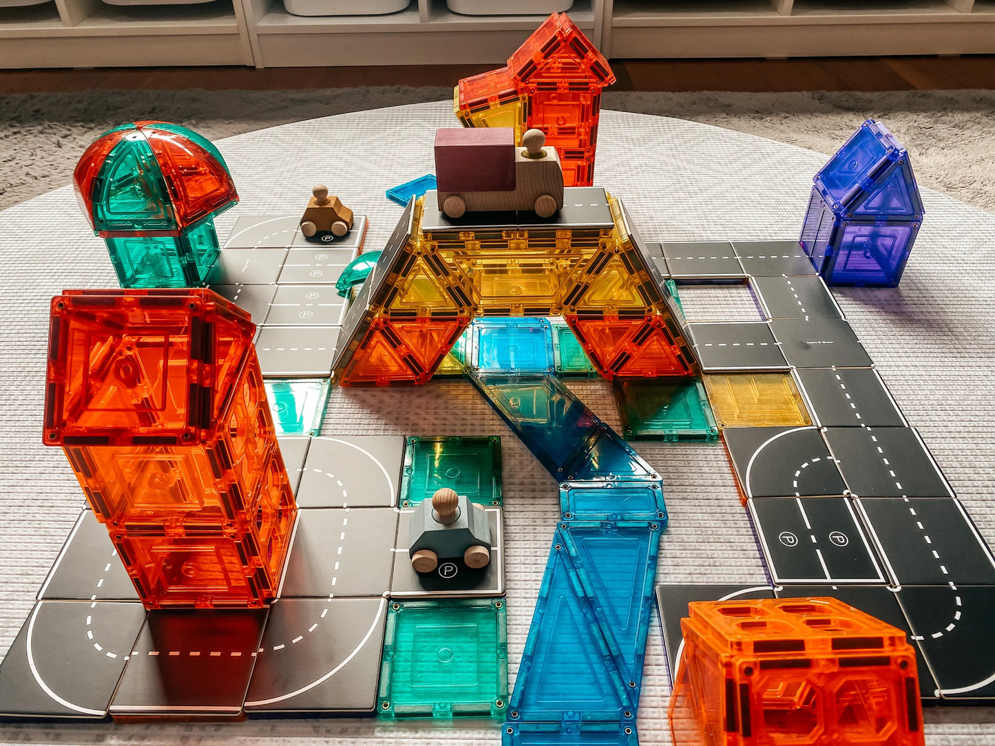 Magnetic tile toppers