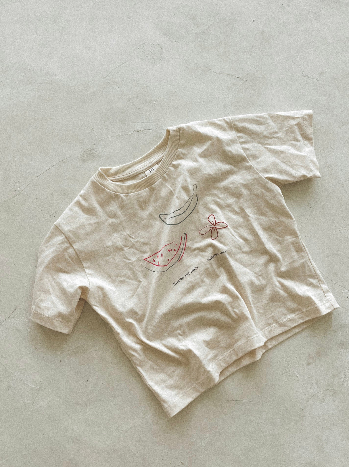 Illoura - Hibiscus Tee