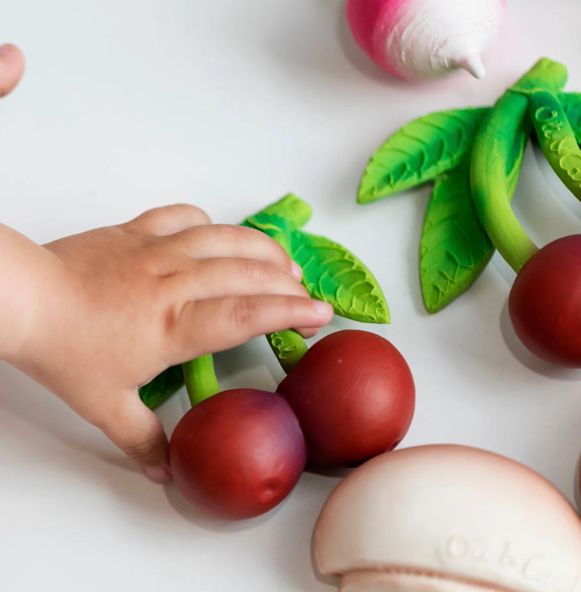 Oli & Carol fruit & veggie teether