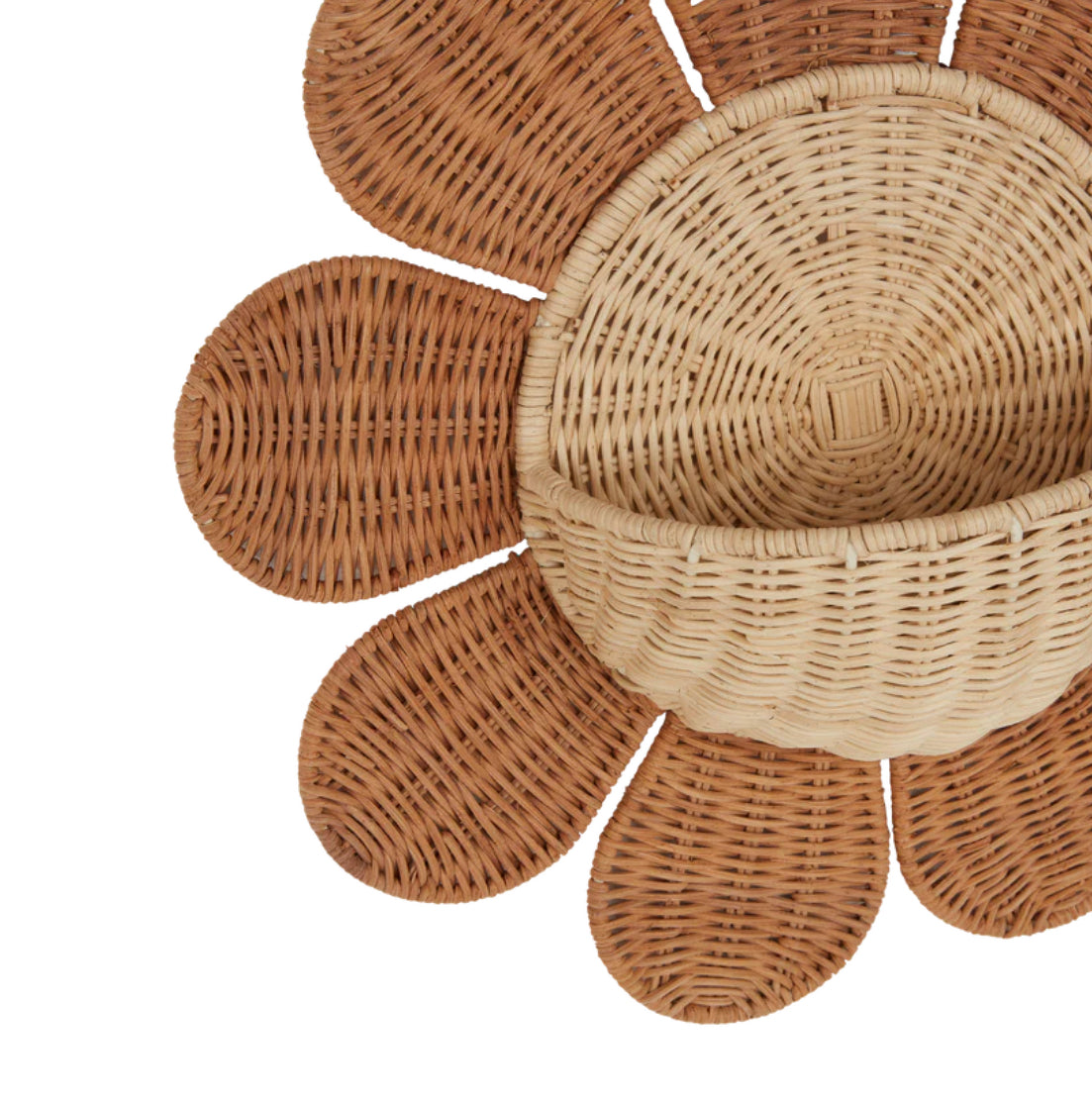 RATTAN DAISY WALL BASKET