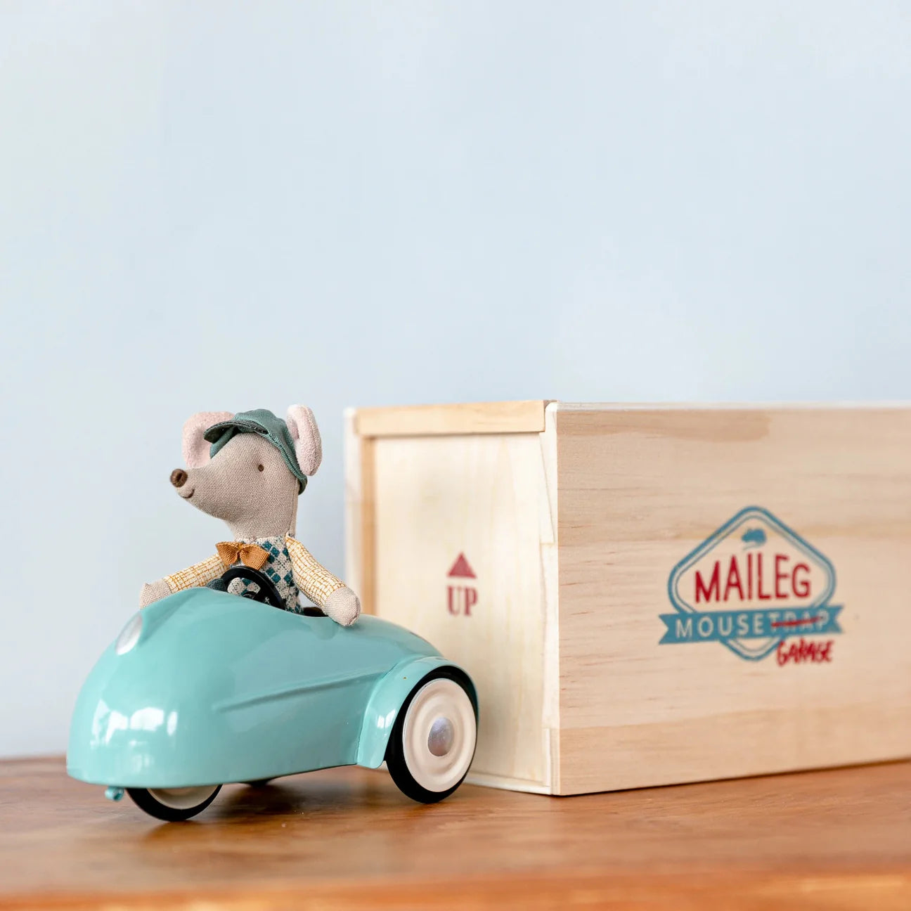 Maileg Mouse, car and garage - blue