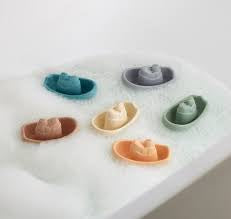 Jiggle and Giggle Splash and Pour Boats