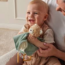 Jiggle and Giggle Hugglies Comforter