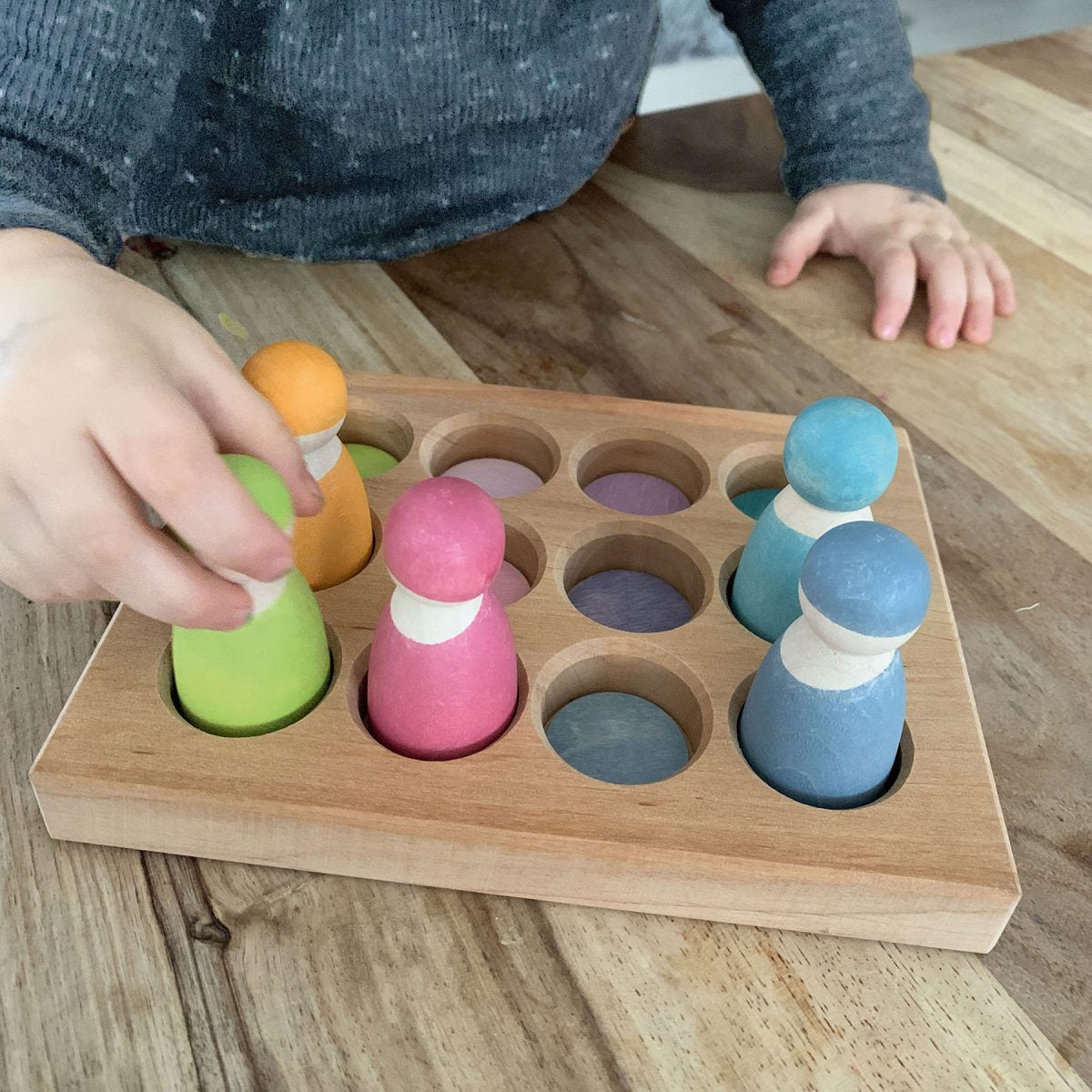 Pastel sorting board