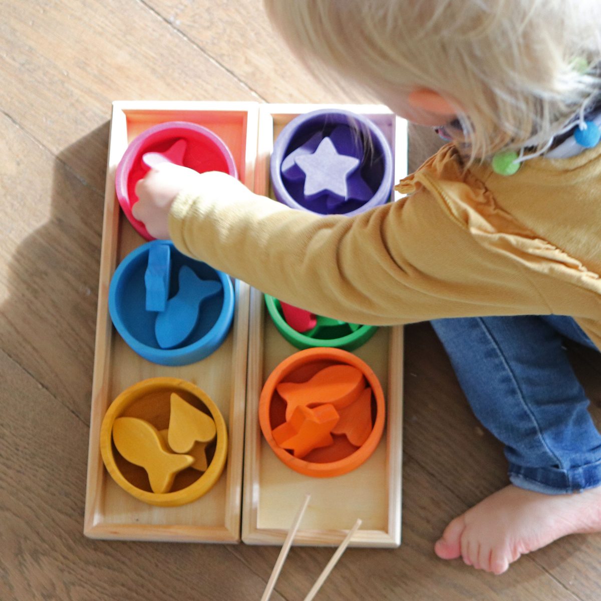 Rainbow shape sorting game