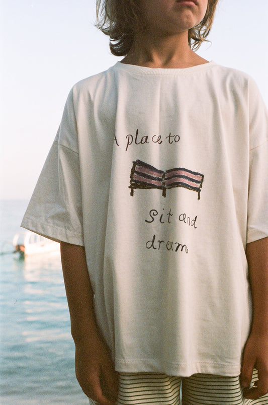 Illoura Sit & Dream Artist Collab Tee Natural