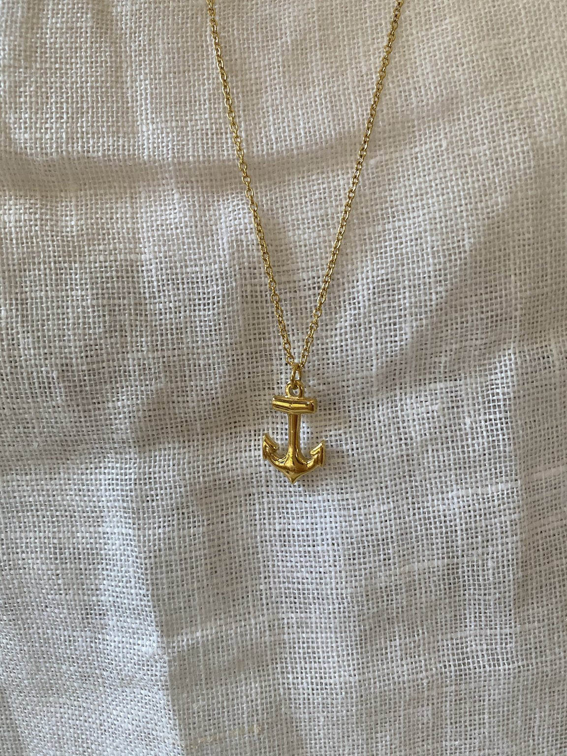 Anchor necklace