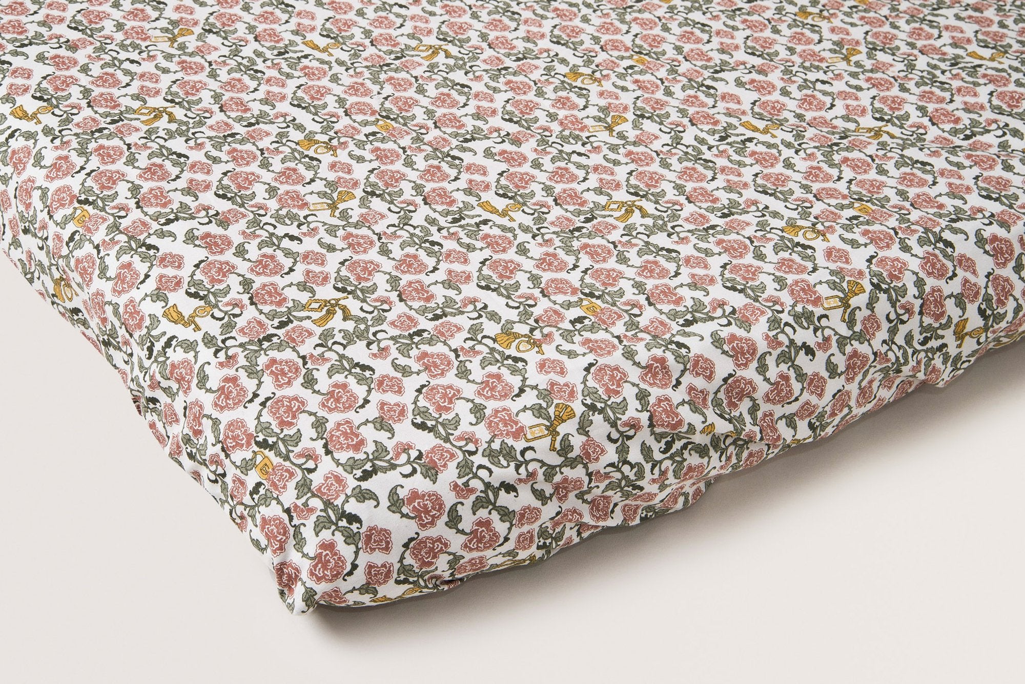 Floral vine fitted cot sheet