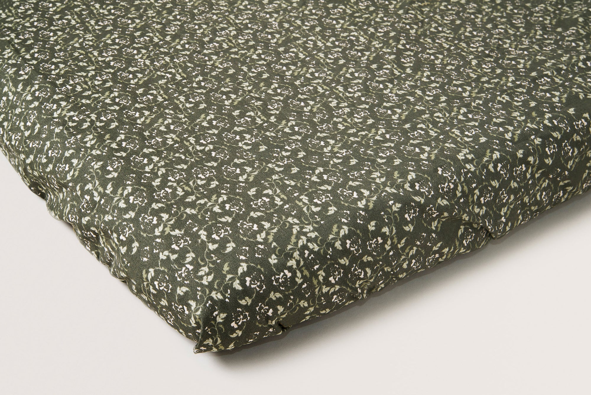 Floral moss bassinet fitted sheet